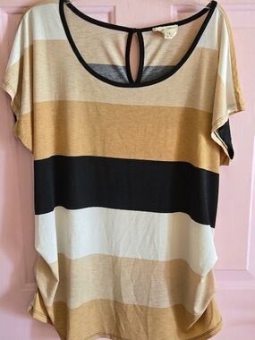Relaxed Short-Sleeve Striped Blouse in Beige, Black & White